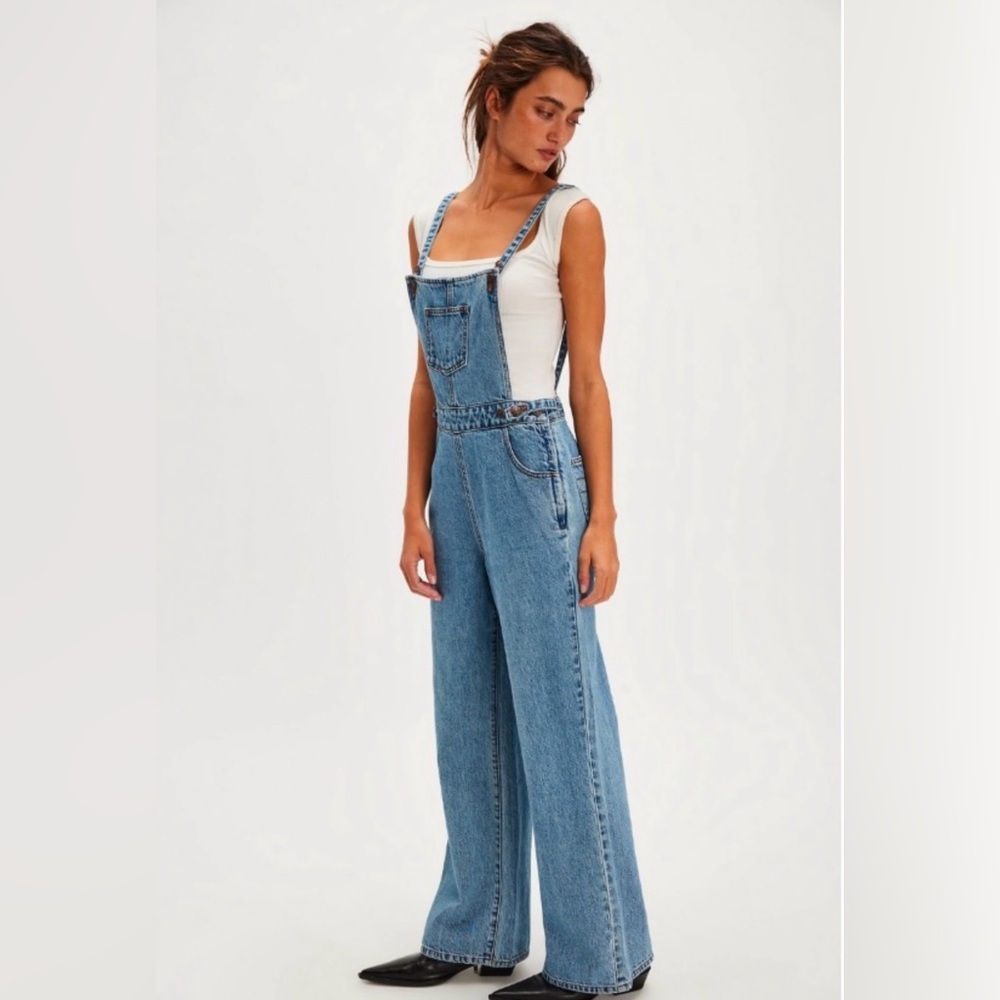 Sale!▪️NWT Rolla's Charlie Overalls in Mid Vintage Blue-M